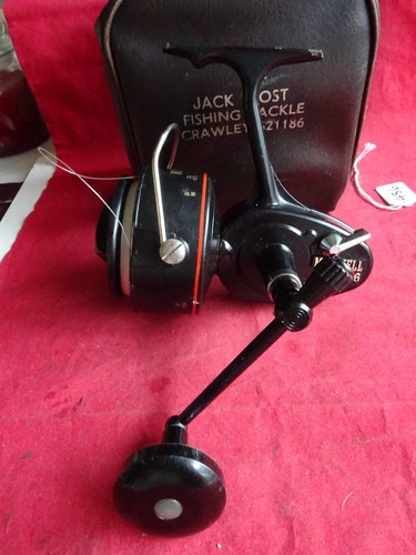 EINE VINTAGE MITCHELL 486 SEA/SPINNROLLE IM JACK FROST REEL CASE