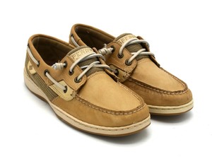 linen boat shoes