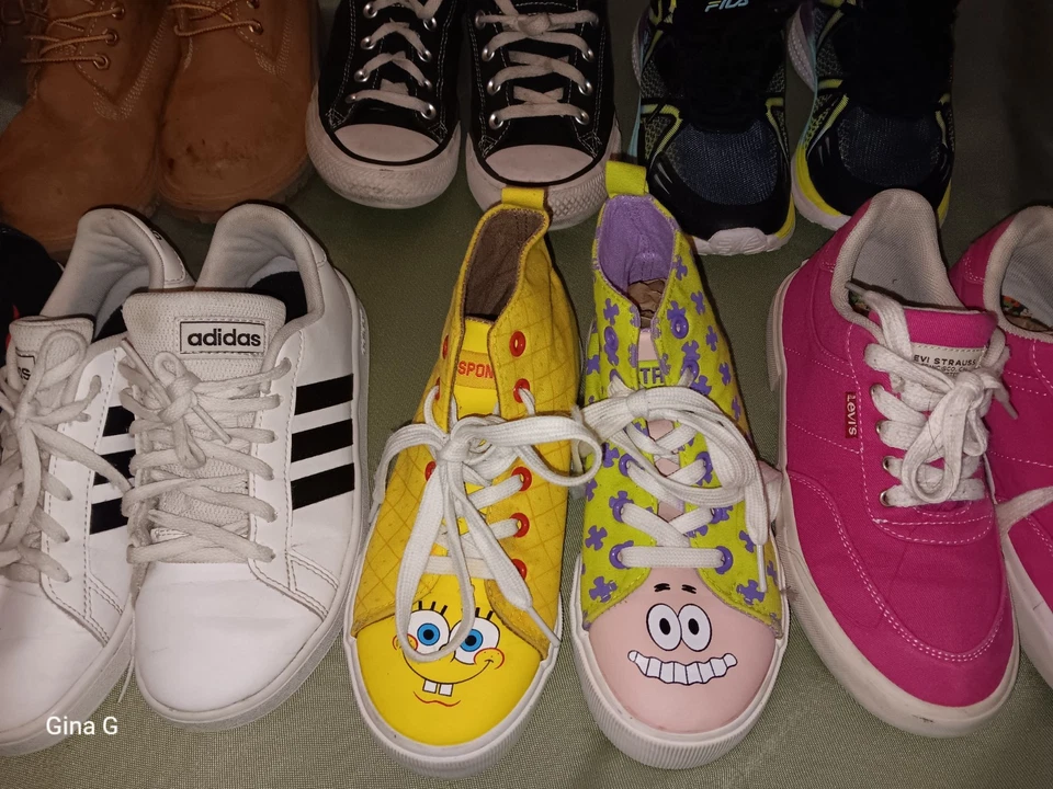 Lote de 7 Zapatos - Talla 3 y 3.5 - Timberland Adidas Converse Fila Levi Foto 2 de 4