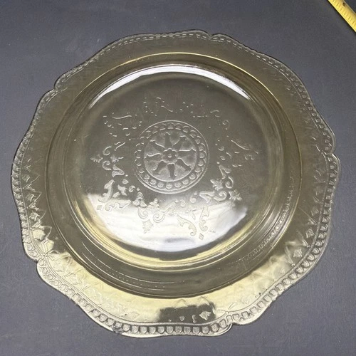 Vintage Federal Glass Patrician Spoke Pattern Yellow/Amber 11" Plate READ