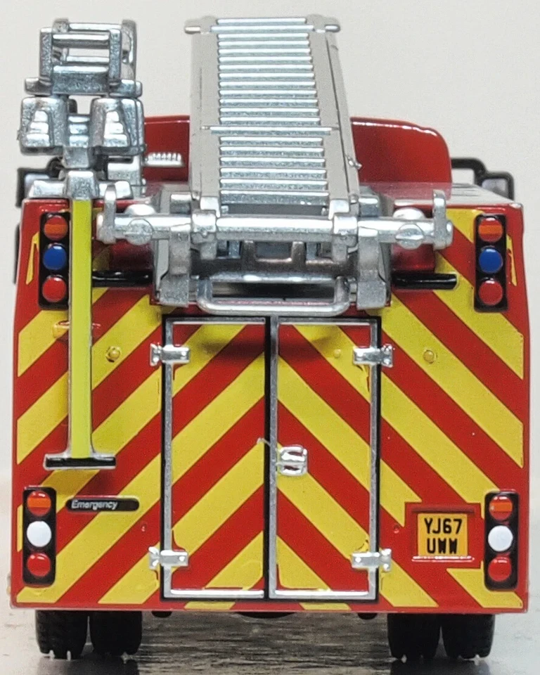OXFORD 1/76 VOLVO FL PUMP LADDER ENGINE WEST YORKSHIRE FIRE & RESCUE 76VEO001 - Image 4 of 4