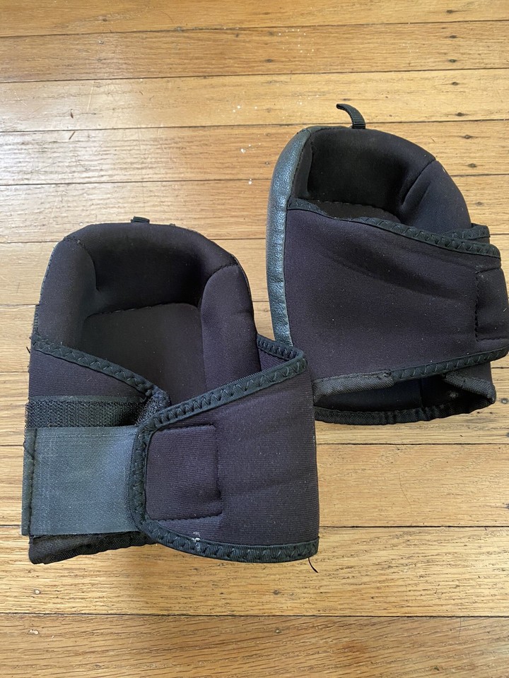 Comfort Grip Neoprene Knee Pads with Foam Padding and Pen Storage QEP