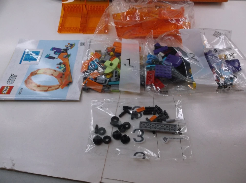 LEGO STUNTZ 60338 CHIMPANZEE SMASH STUNT LOOP 226 PCS NEW OPEN BOX MINOR DAMAGE - Image 4 of 4