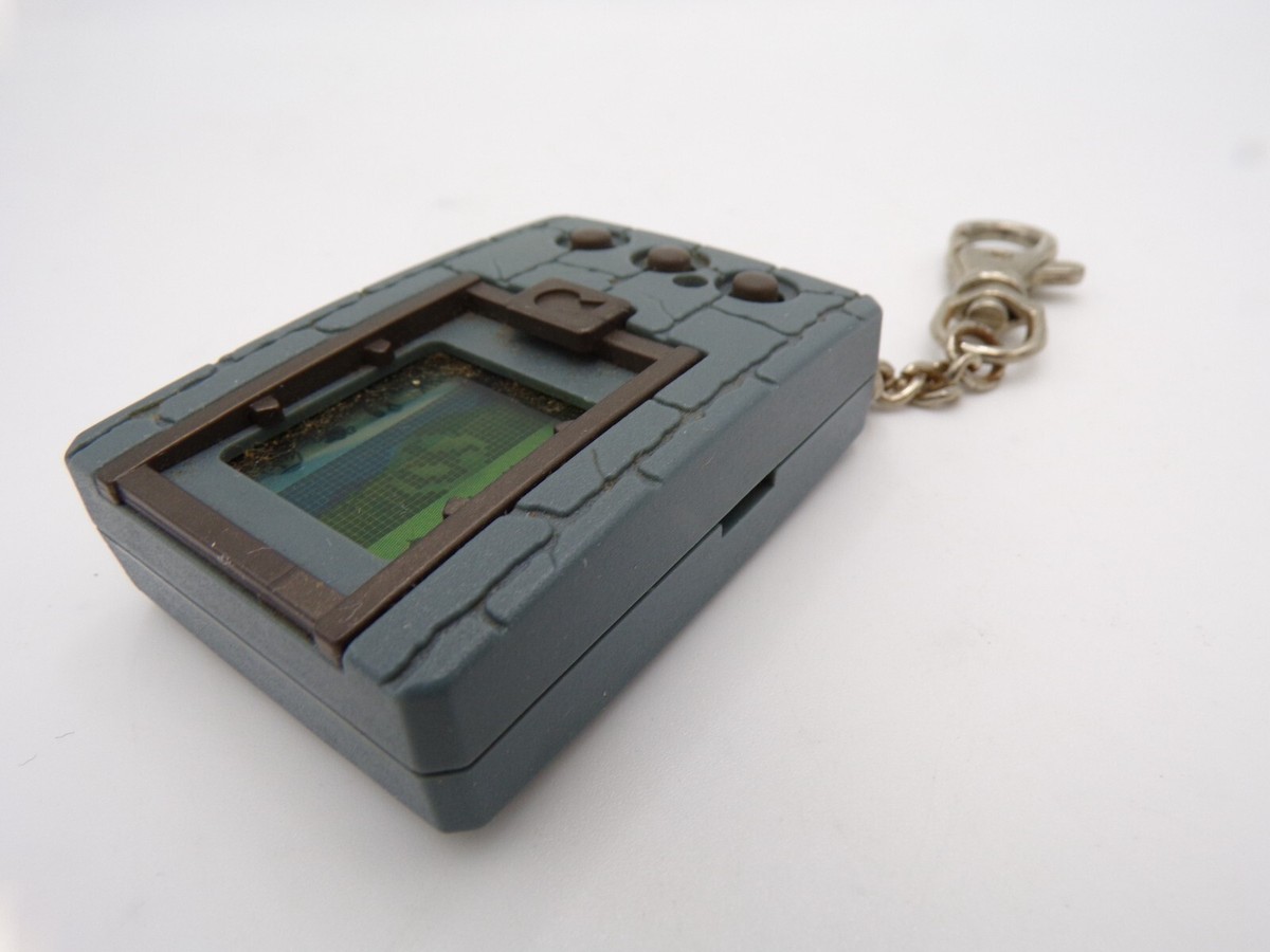 97 Bandai Japan Digimon Grey Virtual Pet V1 WORKS Free USA