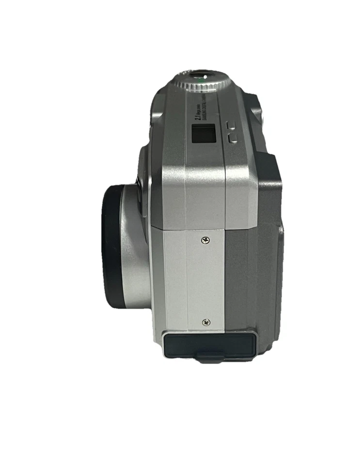 Samsung Digimax 220 Digital Camera & Bag 2.1 Mega Pixels 6X Zoom - Image 3 of 4