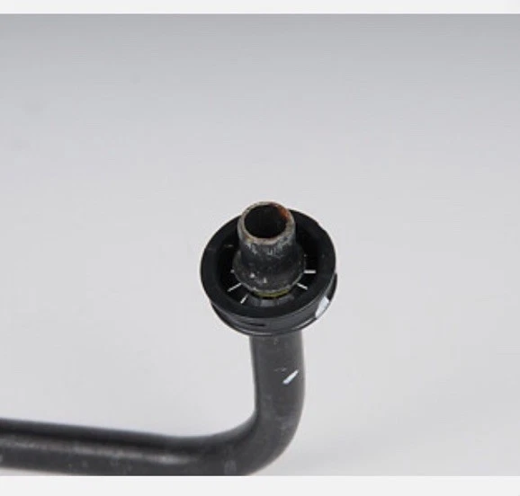 Tubo de salida del enfriador de aceite Hummer Ac Delco Gm OEM 15827948 05-06 H2  Foto 4 de 4