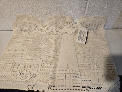 Heritage Lace 2 Piece Placemats Beige New With Tags
