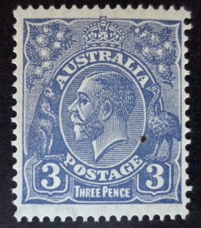 Australia 1931/1936 Definitive Issue SG 128 MM Note Black Dot CV £23