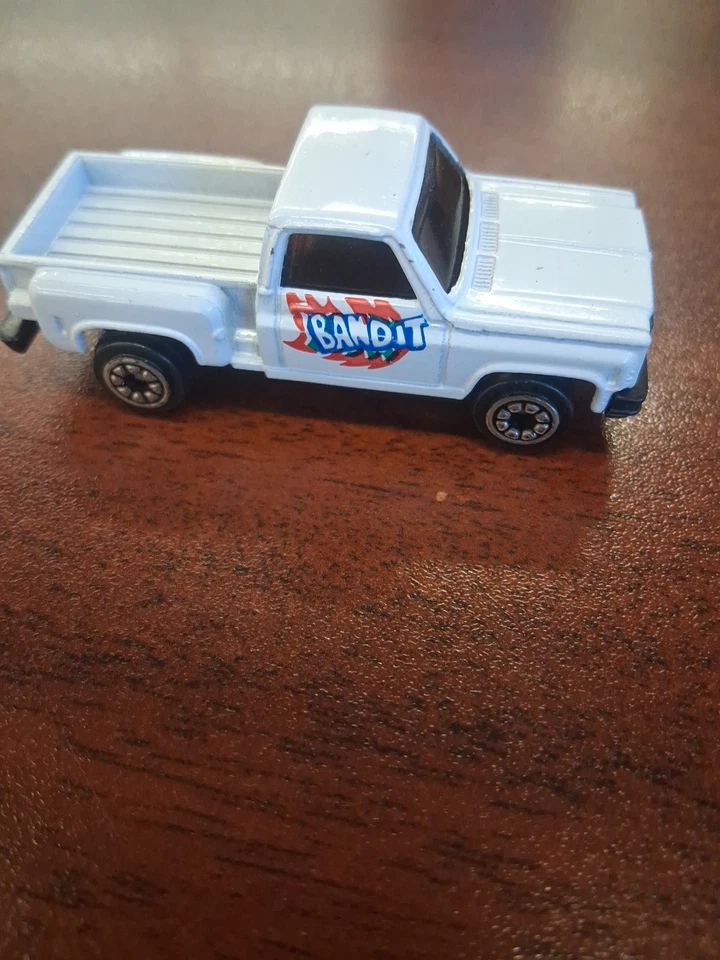 1981 年通用/Kidco 雪佛兰 C-10 步侧强盗皮卡车 1: 64 香港 — 第 3/4 张图片