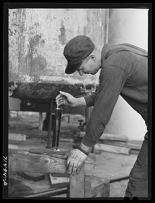 Photo:1942 Soap Oil Specific Gravity Test Man Industrial Laboratory