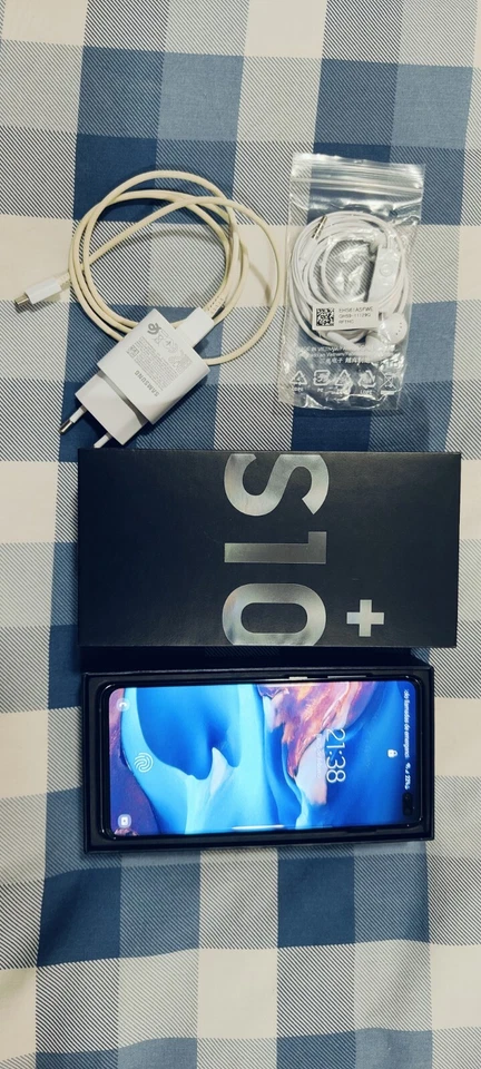 Samsung Galaxy S10+ SM-G975F/DS - 128GB - Prism Black (Libre) (Dual SIM) - Imagen 4 de 4