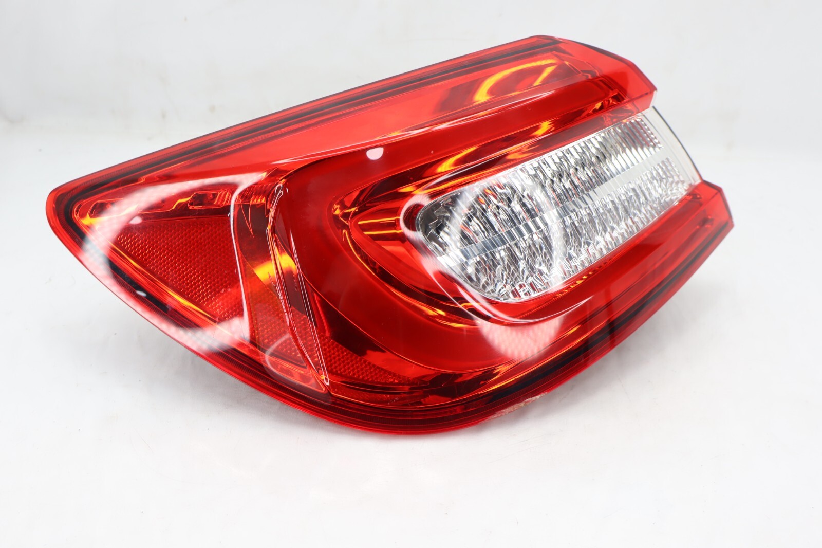 2014-2017 Maserati Quattroporte M156 Rear left driver outer tail light lamp OEM