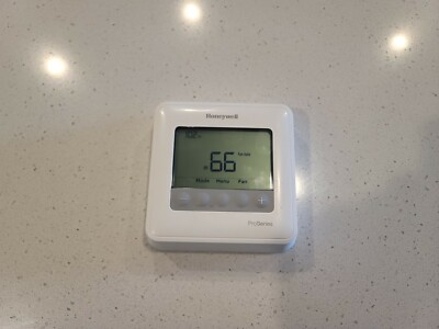 Honeywell T4 Pro Programmable Thermostat - TH4110U2005/U Used