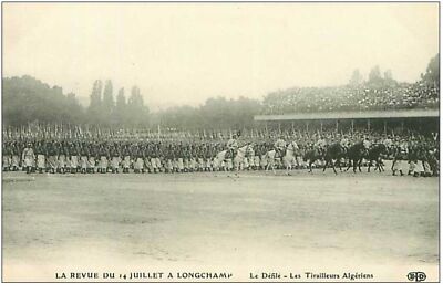 Militaire.n °1764.LA Schau Des 14 Juli A Longchamp.le Defile.les Gewehrschützen