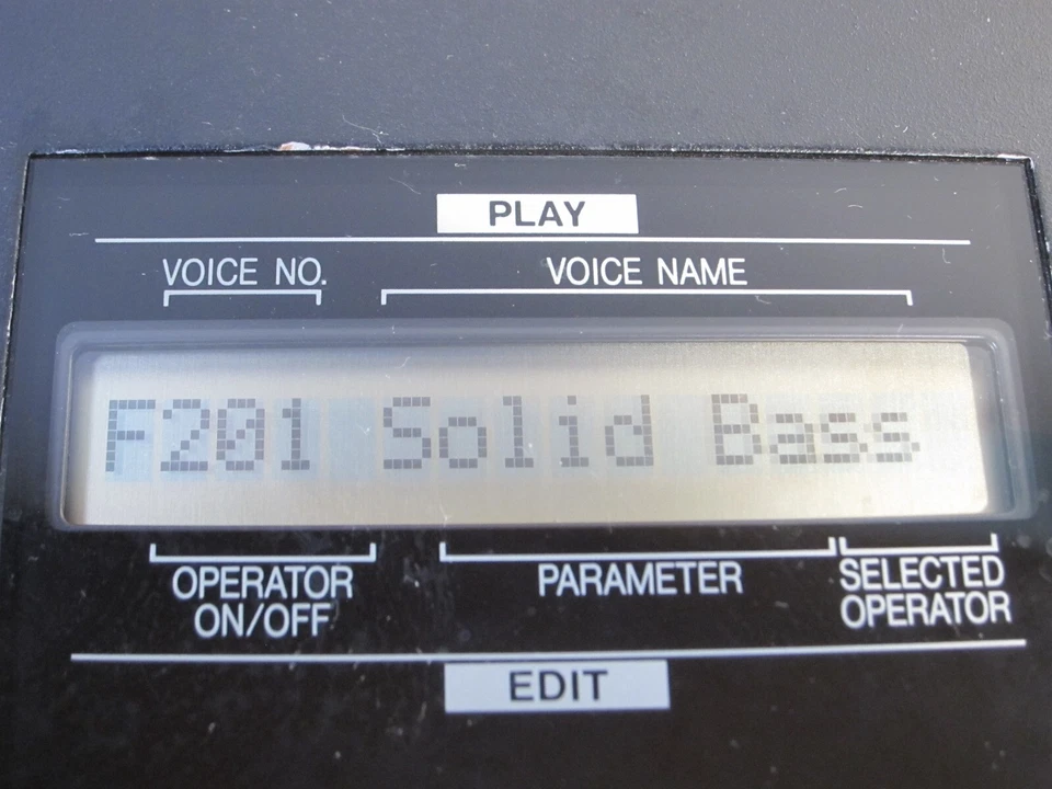 Yamaha DX27S FM Digital Synthesizer Built-in speaker Tested (DX100)  From Japan - Image 2 of 4