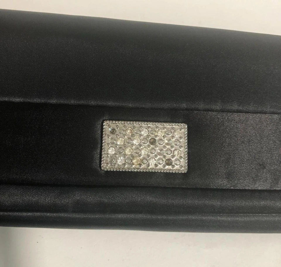 Style&co. Bolso sin asas para mujer negro satinado adornado cierre a presión Foto 2 de 3