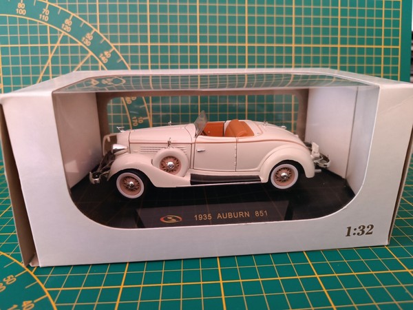 COCHE CLÁSICO MARCA SIGNATURE MODELS AUBURN 851 - 1935