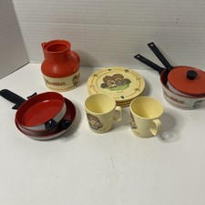 Monchhichi Dish Set 1983 Plates,cups,pan And Jug Incomplete