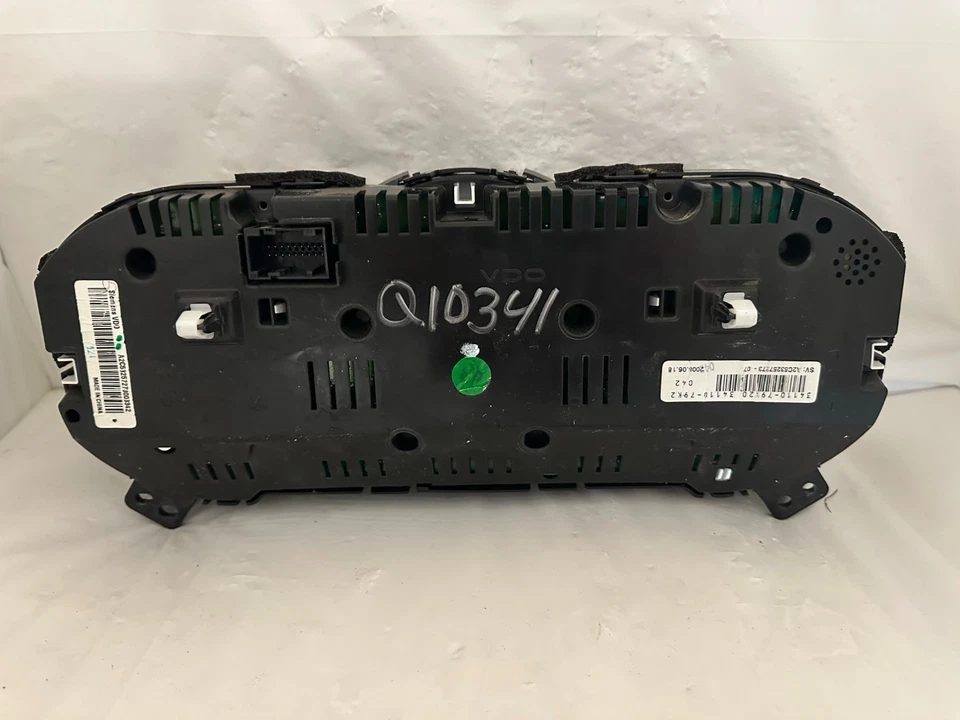 Приборная панель спидометра панель приборной панели 2009 Suzuki Grand Vitara 176 824 миль - Изображение 2 из 4