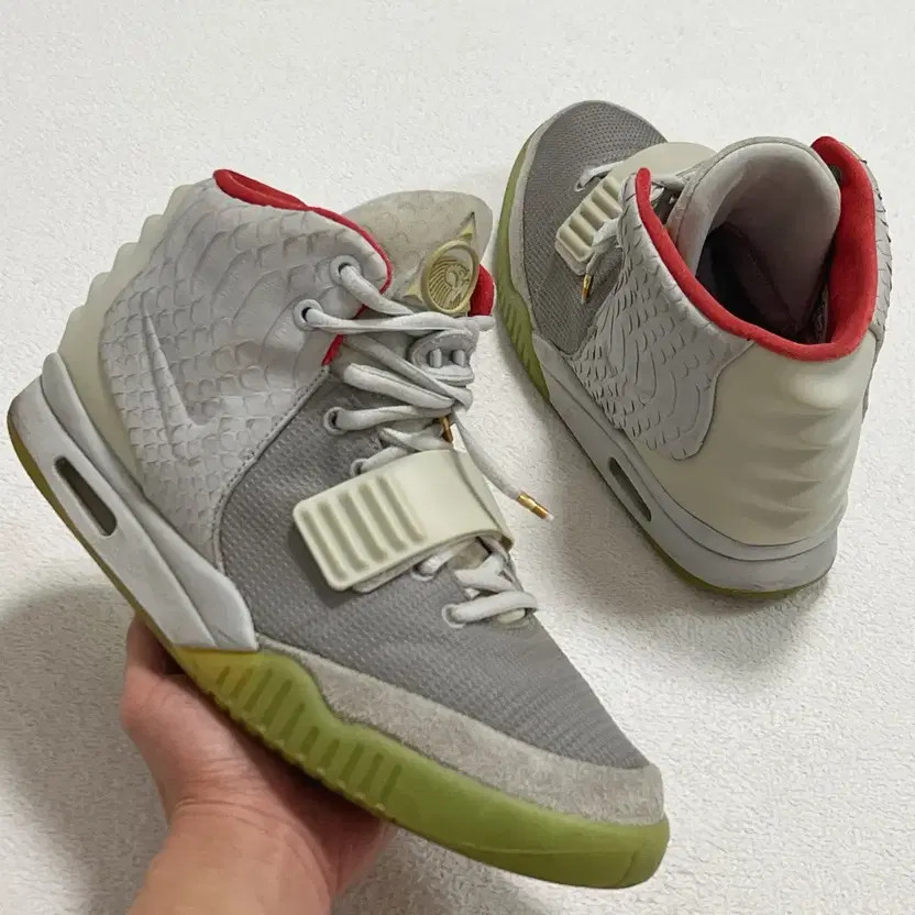 Nike Air Yeezy 2 Pure Platinum Wolf Grey Sneakers US 10 (280) thumbnail 2