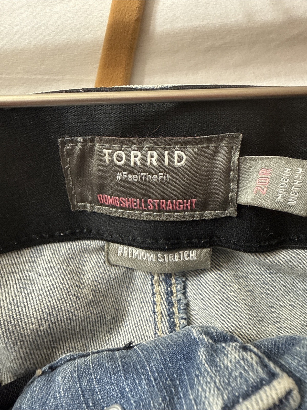 Torrid Bombshell Straight Cuffed Women’s Jeans Si… - image 2