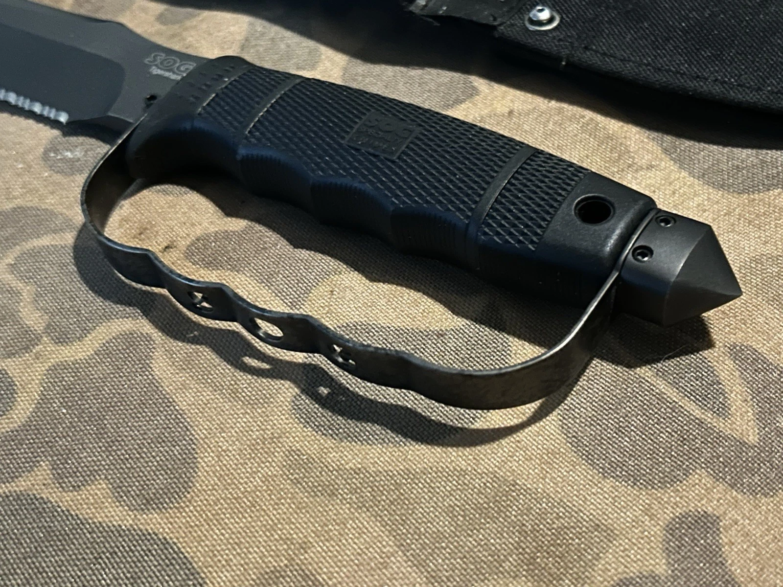 SOG Tiger Shark Elite RARE  D guard Bowie EXC condition With sheath image 3