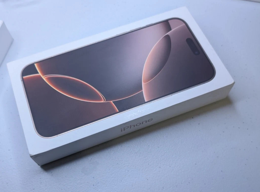 Apple iPhone 16 Pro Max - 256 GB - Natural Titanium (Unlocked) for