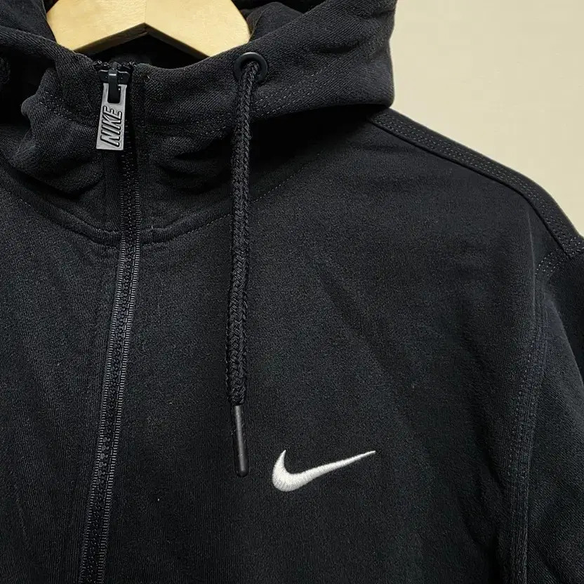 Nike Women's Fleece Hoodie, Size M, Pre-Owned thumbnail 6