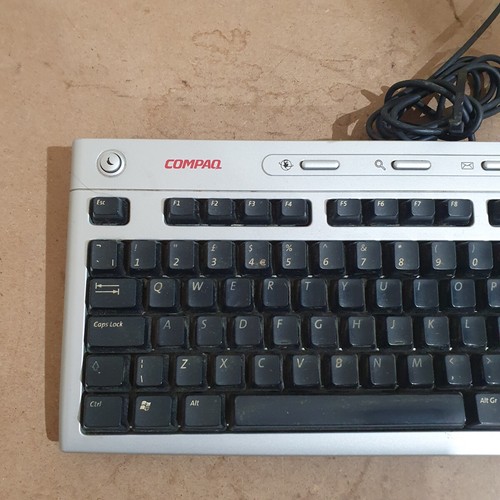 Compaq RT7H00 Silver & Black PS/2 104-Keys QWERTY (Standard) Multimedia Keyboard - Picture 2 of 10