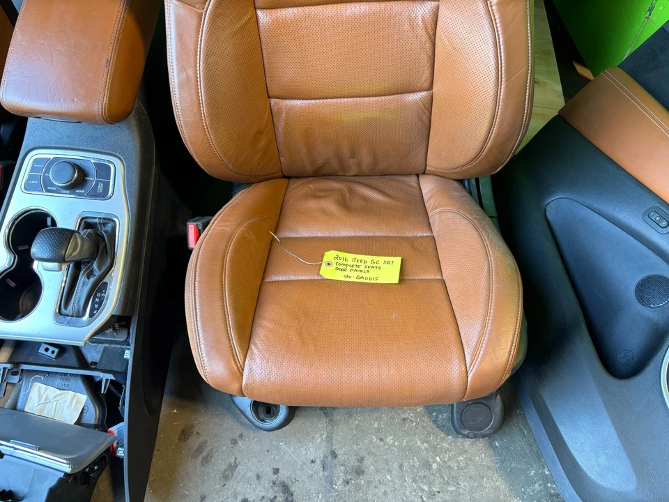 16 JEEP GRAND CHEROKEE SRT WK2 OEM MARRÓN ASIENTOS INTERIORES PANTALLAS PANELES CONSOLA Foto 4 de 4