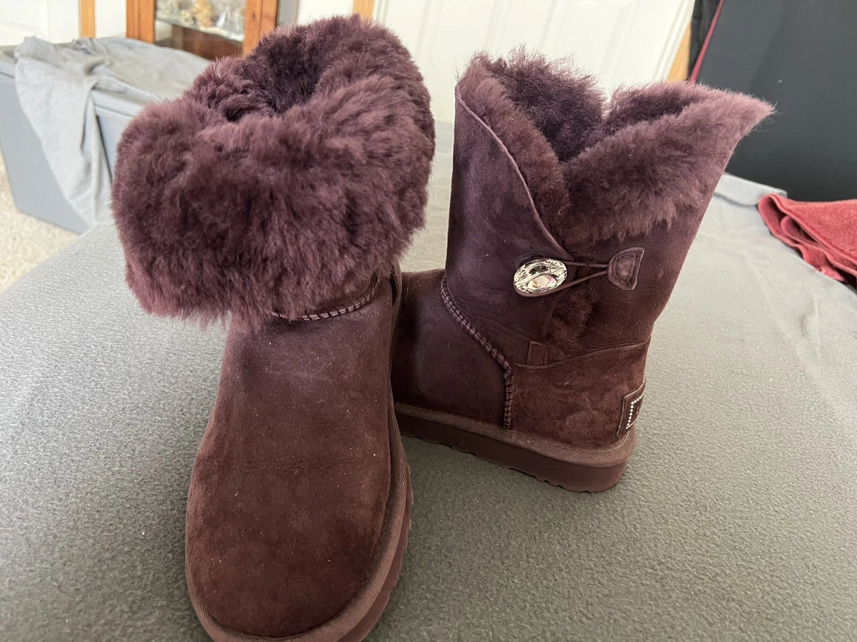 UGG BOOTS