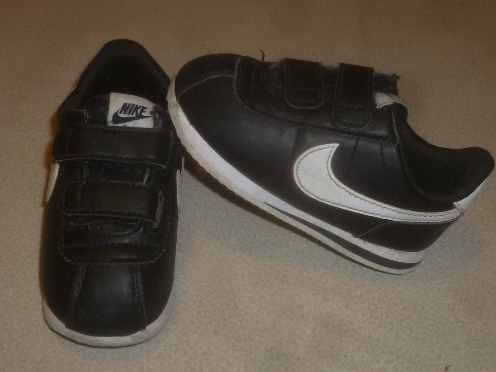 NIKE CORTEZ SHOES 904769-001 SIZE 7C 