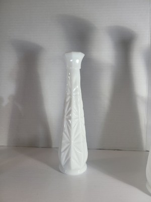 Vintage Milk Glass Starburst Pattern Bud Vase 9'' 