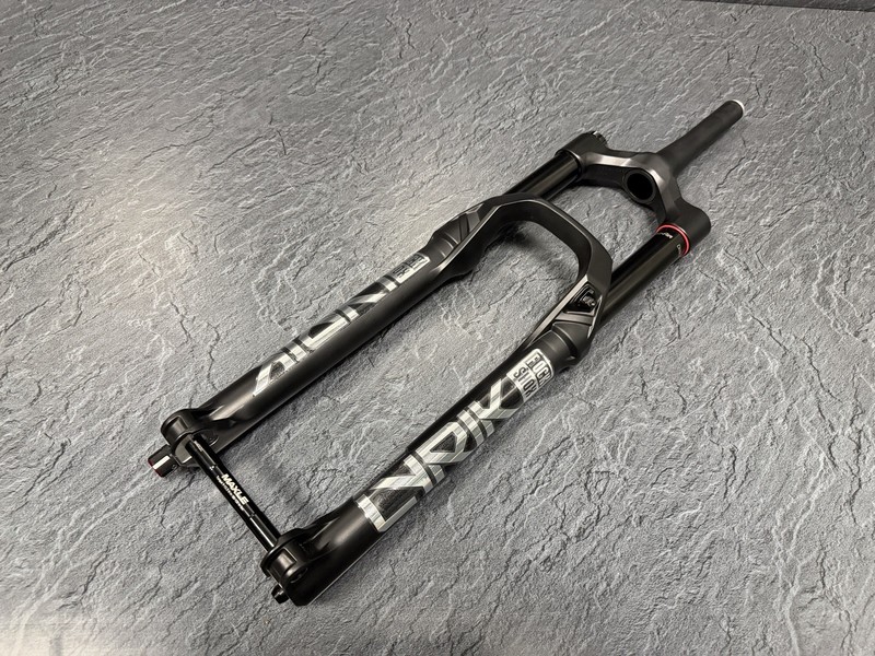 RockShox Lyrik Select+ 27.5” Boost Forks