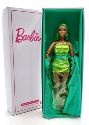 2022 Paris Barbie Signature Green Chromatic Couture Puppe / Mattel HCC02, NrfB