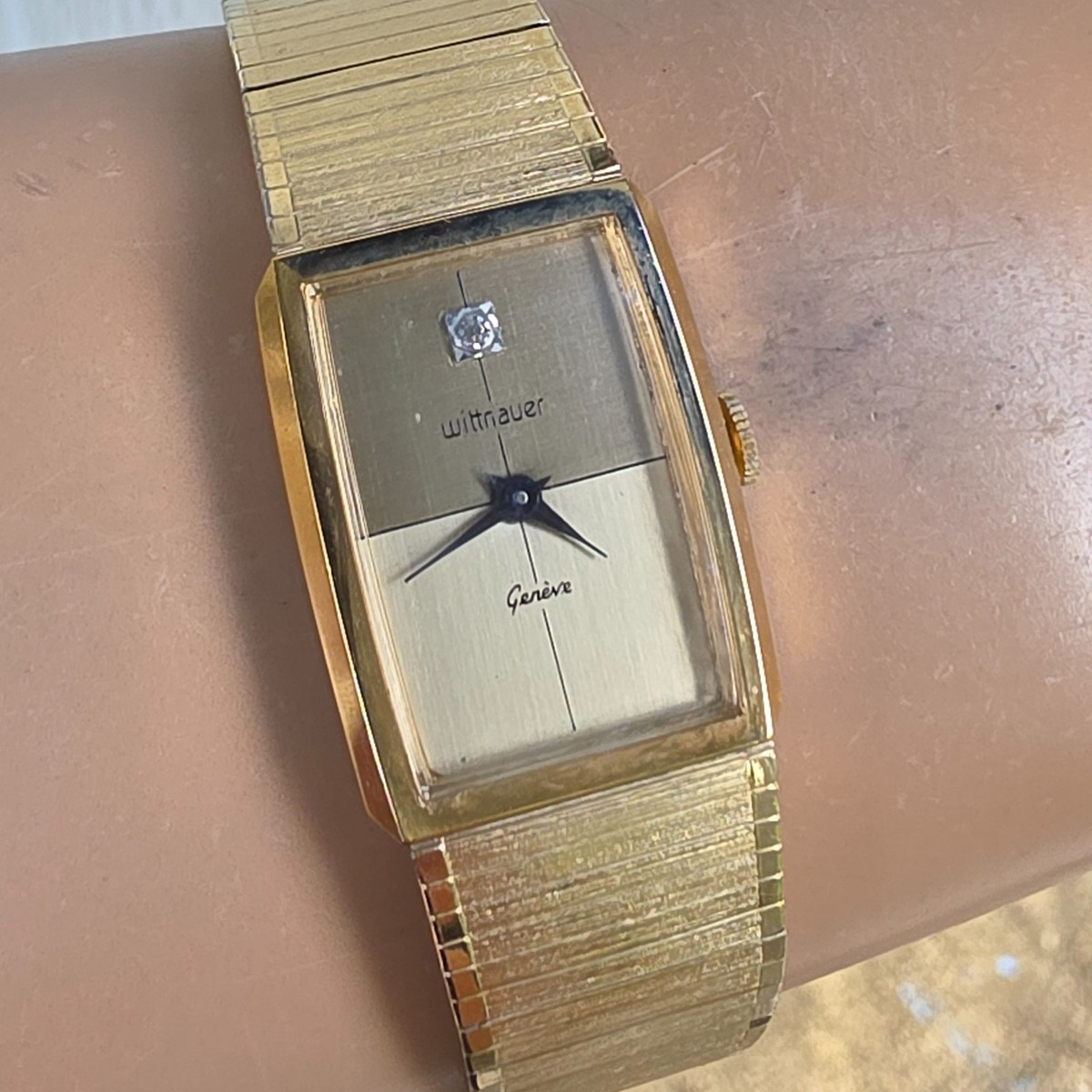 NEAT 1980 Wittnauer Gents Ref 8011-8K Swiss Quartz ETA 977 001