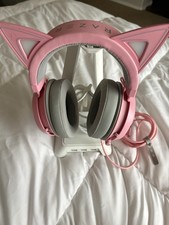 Razer Base Station Chroma White and Razer Pink Wired Headset.