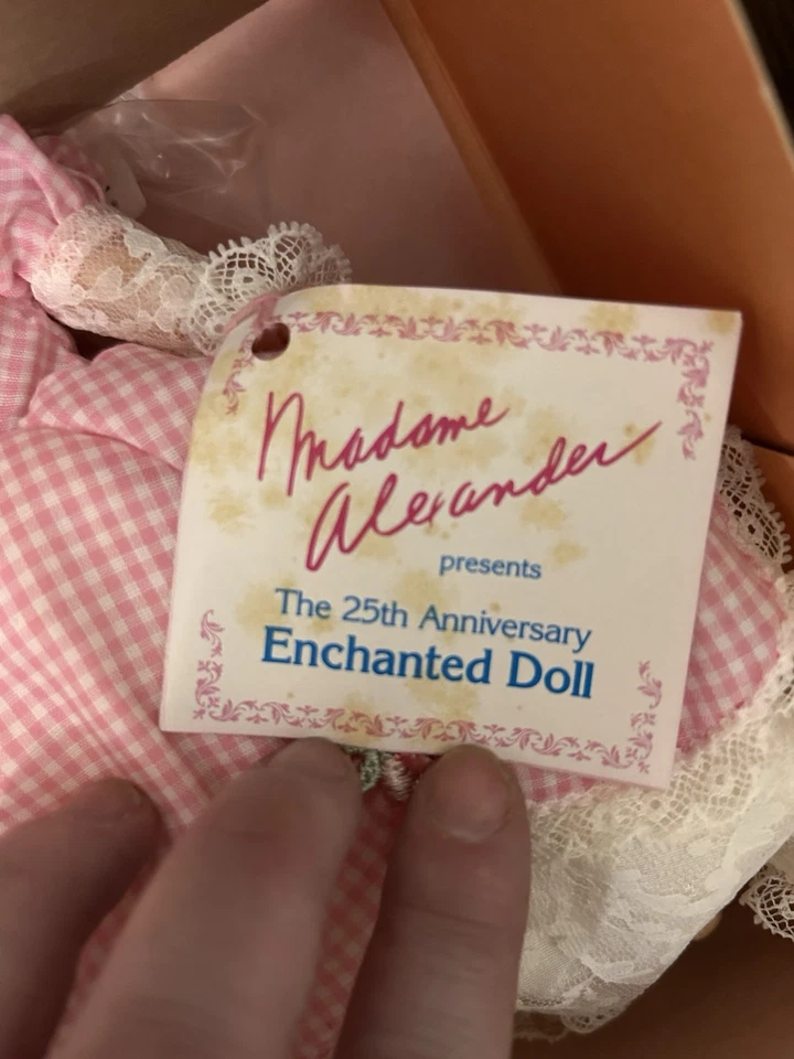 De colección Madame Alexander “La Muñeca Encantada” 25 Aniversario Raro Hallazgo Foto 3 de 4