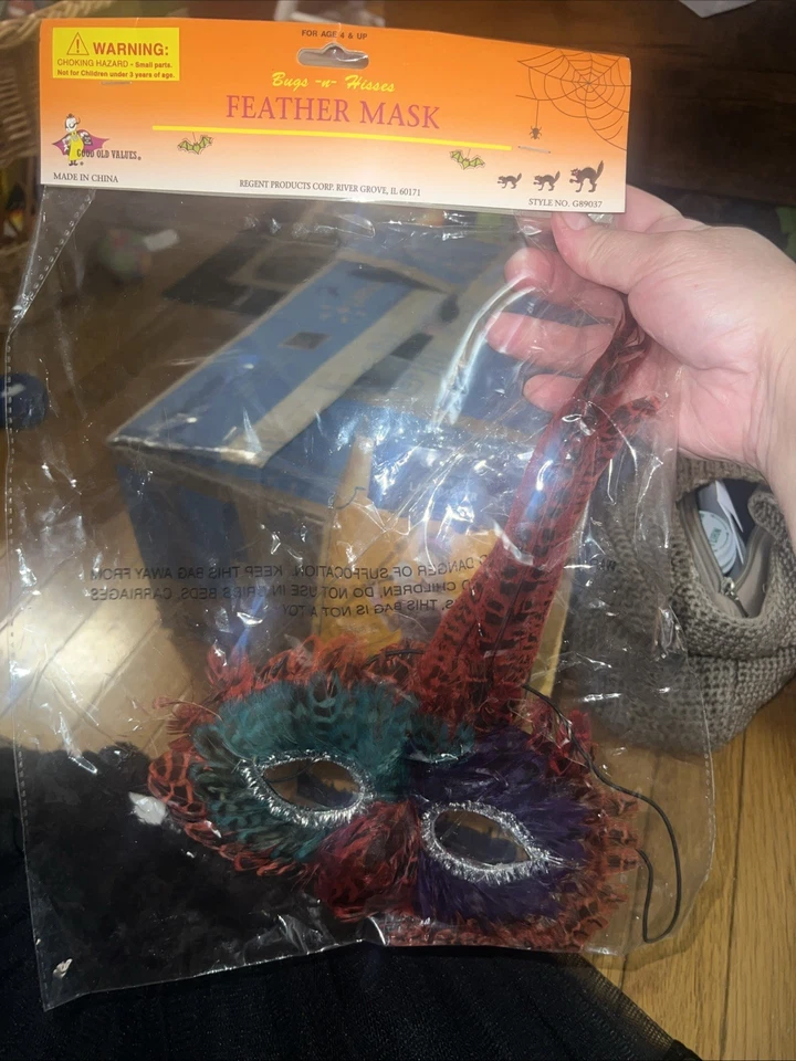 Misc Halloween Dress up Pieces, Lace Garter, Flapper Skirt, Feather Mask, 3 Pcs - Image 4 of 4