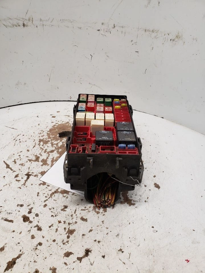 Caja de fusibles motor VIN W octavo dígito Romeo compatible 03-05 CROWN VICTORIA 1415273 Foto 2 de 4