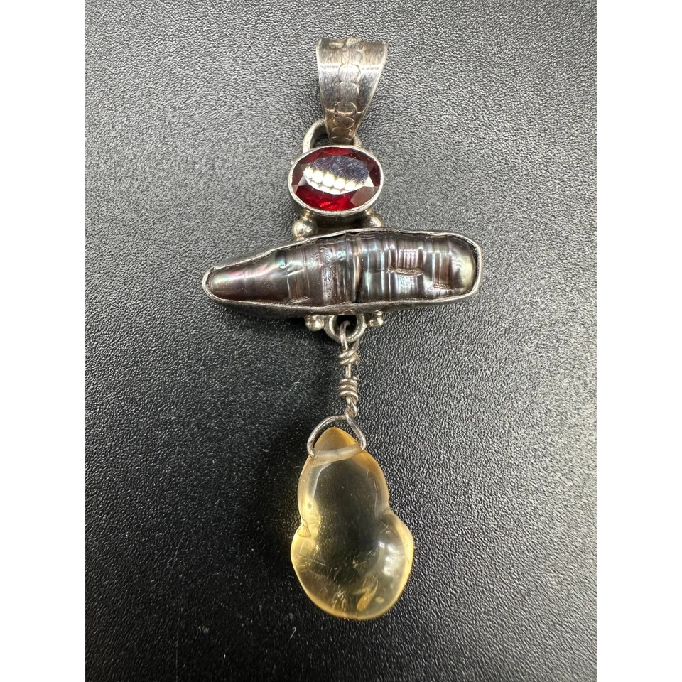 Colgante abulón granate vintage de ley 925 con acento de gota esculpido Foto 3 de 4