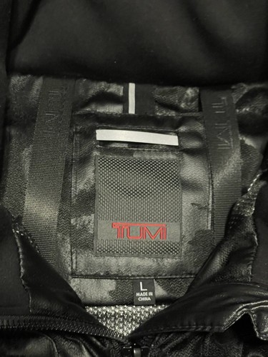 Tumi Utility Expedition Tactical Black Camo Jacket Down Puffer Large $525 New! - Picture 6 of 13