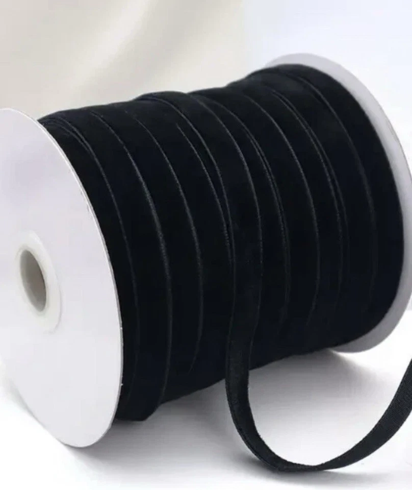 Christmas Black and Silver velvet ribbon 10mm wide 4x 5m Lengths  20m total - Image 3 of 3