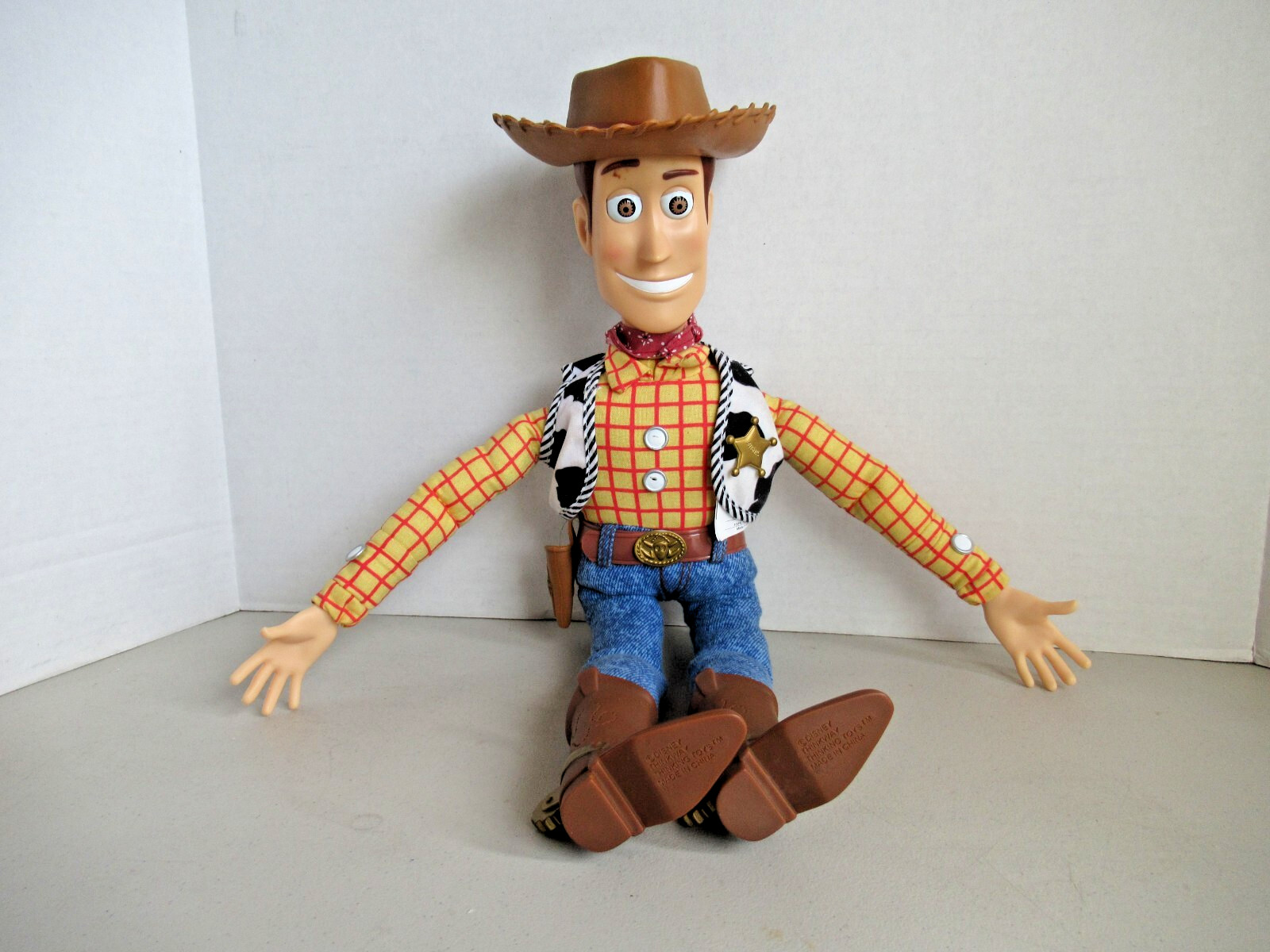 Disney Pixar Toy Story 2 Woody Interactive Talking Doll Thinkway Toys Blinks 15"