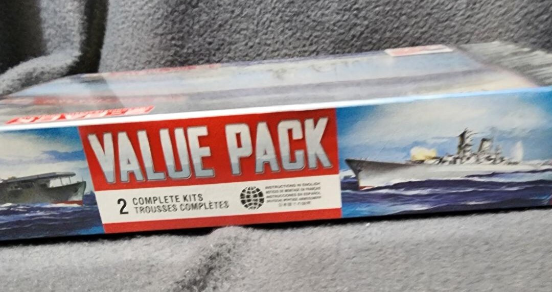 THE LINDBERG LINE TABLE TOP NAVY 2 PACK IJN ZUIKAKU/IJN YAMATO