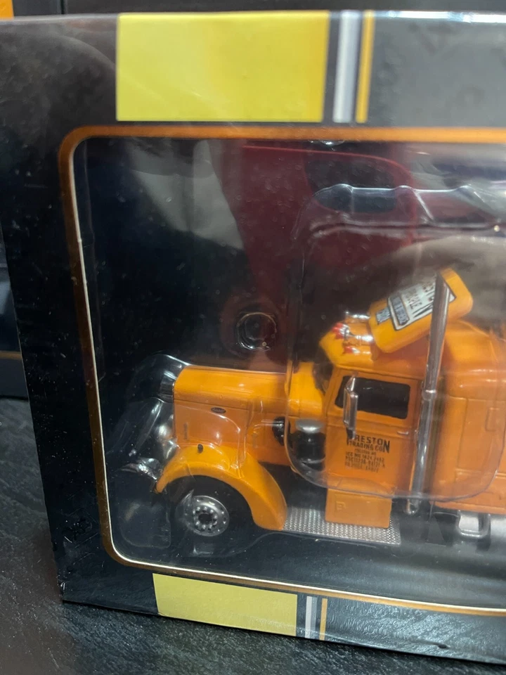 1/43 PETERBILT 350 PRESTON PEOPLE 1952 IXO TTR003 - Immagine 2 di 2