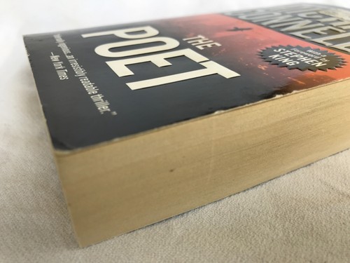 THE POET A PAPER BACK BOOK BY MICHAEL CONNELLY A MYSTERY - Picture 6 of 9