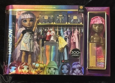 Rainbow High - Fashion Studio inkl. exklusiver Puppe, 2 glitzernde Perücken 300+ Looks