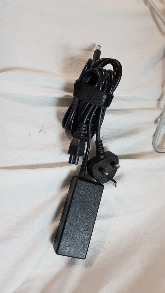 HP 22-c0044na AMD A9-9425 Radeon R5 4GB 1TB 21.5" All In One, NO OS - Image 4 of 4