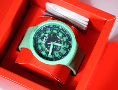 Limited Swatch BIG BOLD SWISS MADE FRESH SQUEEZE 47MM SB01G101